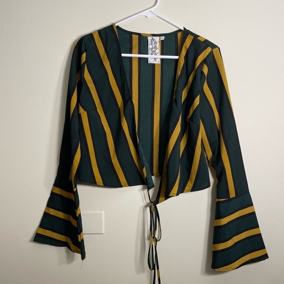 Sadie & Sage Tops - Sadie & Sage bell sleeve country top wraparound tie vneck green and gold blouse